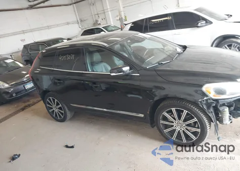 2016 Volvo Xc60 T6 Platinum z USA, uszkodzony, nr VIN YV4902RM6G2812102